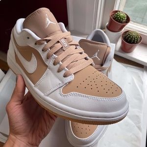 Air Jordan Low, 7M/ 8.5W, Hemp & White `21 Drop